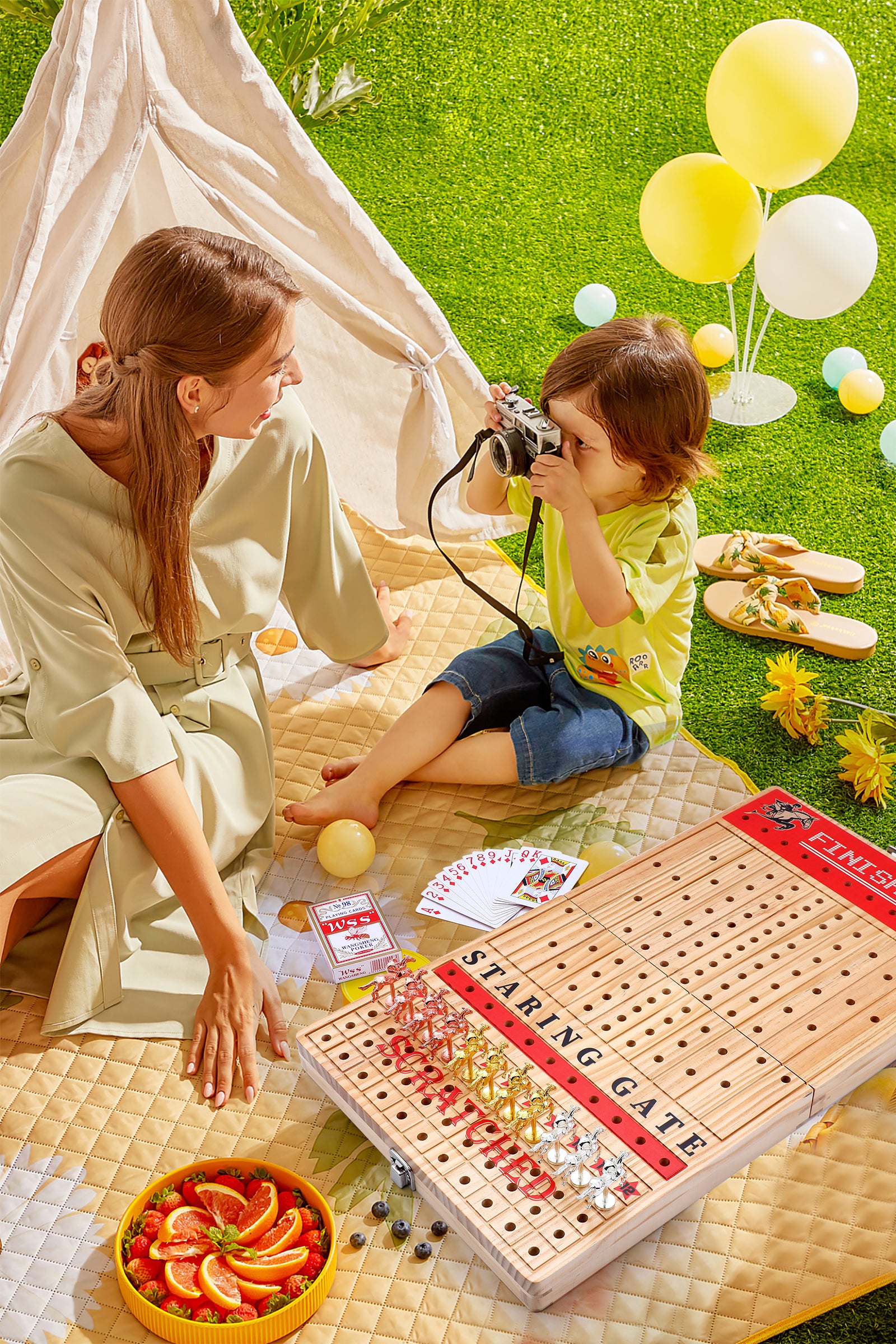 Nice C Horse Race Board Game, Horse Racing Game, Board Game Set Foldable and Portable with 2 Sets of Cards, 2 Dice, and 12 Metal Horses (1-Pack)